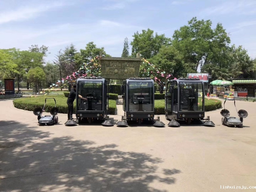 BETVICTOR伟德电竞在线客服扫地车