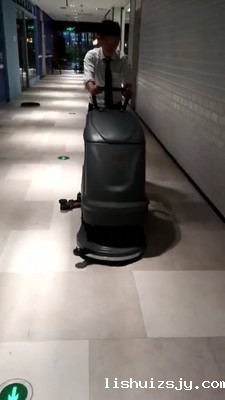 BETVICTOR伟德电竞在线客服洗地机在工厂