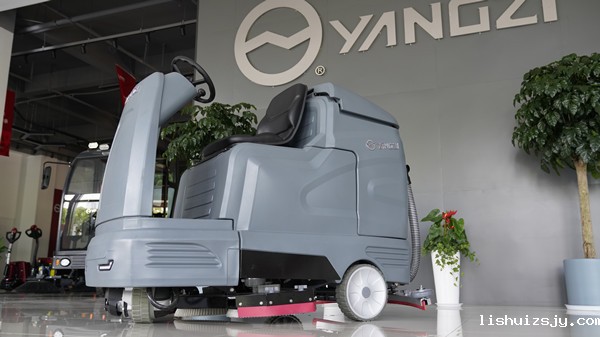 BETVICTOR伟德电竞在线客服驾驶式洗地机