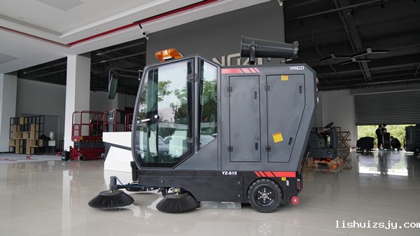 扫地车成为工业清洁的好帮手