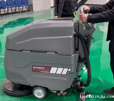 陕西利和科技使用手推式洗地机开荒保洁
