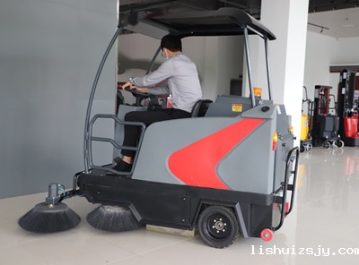 扫地机如何解决秋天落叶清洁难题