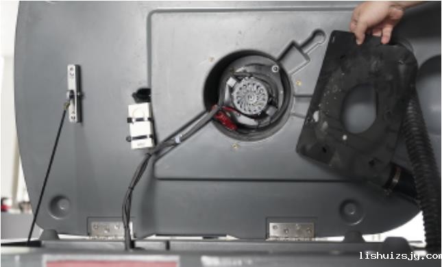 吸风电机维护与拆装