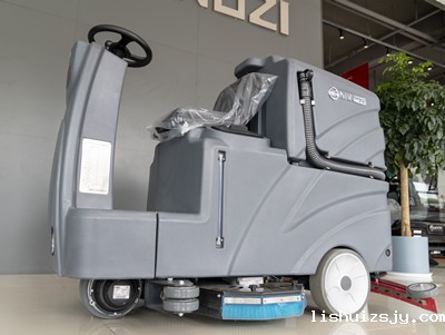 驾驶式洗地机选择什么样的好